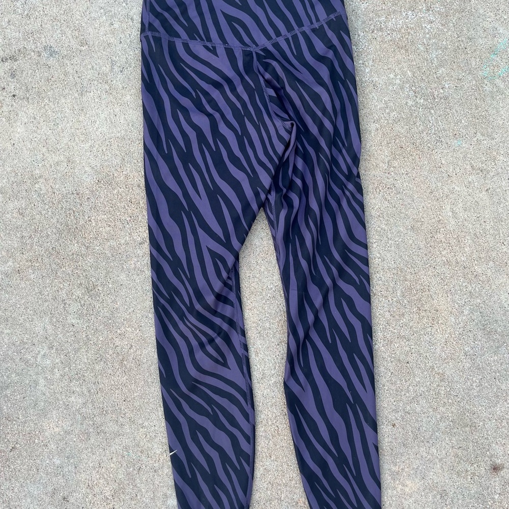 Nike One Tight Fit Purple Zebra Print Dri Fit Legging size small - Picture 3 of 12
